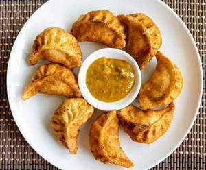 Chicken Fried Momos ( 6 Pcs )