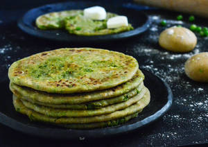 Aloo & Matar Paratha(1 Pc)