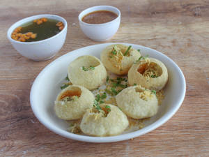 Pani Puri 2 Plate (14  Pieces)