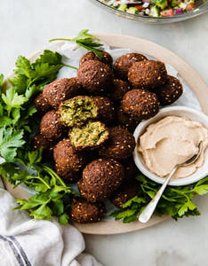 Classic Falafel And Tahini (8 Pcs)