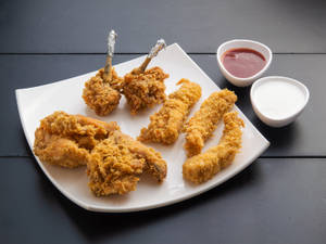 7pc Hot & Crispy Family Chicken Box        