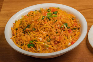Veg. Schezwan Fried Rice + Noodle