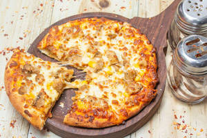 Golden Chicken Pizza