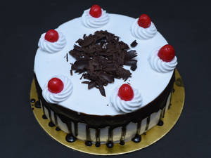 Fresh Cream Black Forest Cake (500 gms)