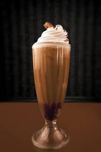 Kitkat Shake [350 Ml, Serves 1]