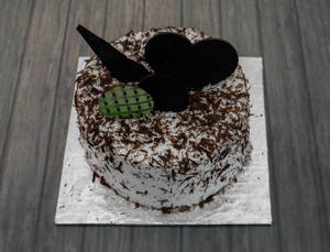 Black Forest Cool Cake 1/2 kg (Contains Egg)