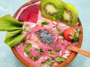 Spinach And Beet Smoothie Bowl  ( Immunity Booster )( Vegan)