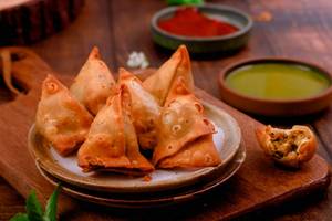 Aloo Samosa (2 Pcs)