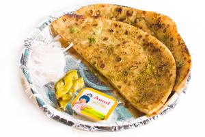 Chilli Garlic Paratha[served with Amul butter.]  (1 Pc)