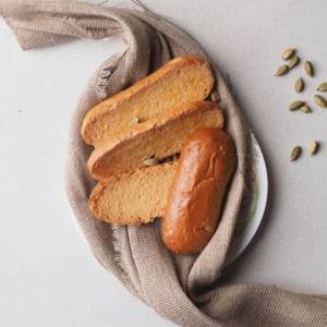 Elaichi Rusk