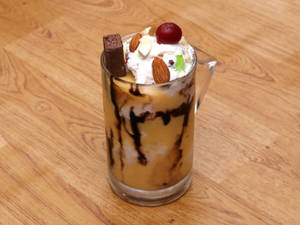 Mango Shake with Vanilla Ice cream