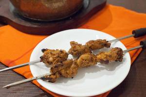 Dhuandhar Lal Murgh Tikka