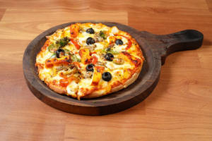 Royale Veg Pizza
