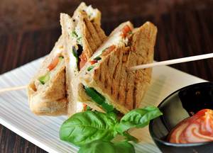 Cheese and Vegetable Grilled Sandwich