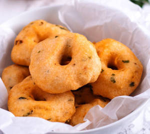 Uzhnnu Vada