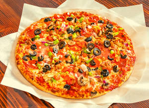 P2 Deluxe Chicken Pizza