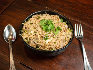 Veg Hakka Noodles (less Spicy)