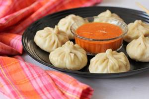 Veg Momos 8 PCS