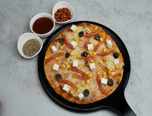 Makhani  Paneer Pizza