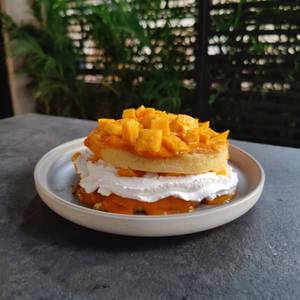 Mangoes & Cream Pancakes