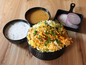 Hyderabadi Chicken Dum Biryani 2pcs