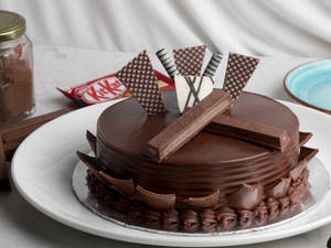 KitKat Cake ( 500 Grams)