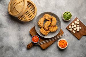 Hot & Crispy Classic Paneer Momos (6pcs)