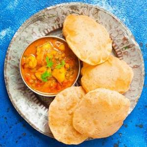 Hing Kachori 4 Pcs With Aloo Sabji