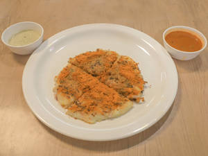 Spicy Podi Onion Uttappam