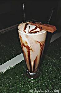 Kit Kat Shake