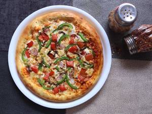 Veggie Paradise Pizza