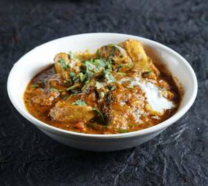 Chicken Curry With 4 Pulka