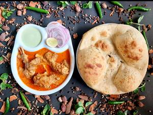 Mutton Korma(2 Pcs)+ 2 Khameeri Roti                