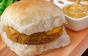 Chatpata Vada Pav