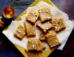 Besan Barfi(Desi Ghee)