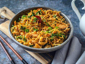 Schezwan Chicken Noodles   