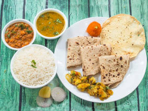 Rice Plate Kadak Bhakari