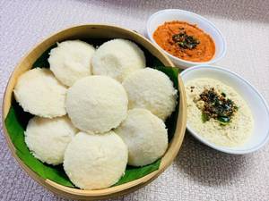 Idli 5Pc. With Chuntey