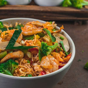 Khao Phat (Thai Style Fried Rice Non Veg) [Serves 1- 2]