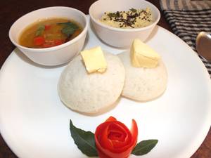 Butter Idli (2 Pcs) (Served With Sambar And Chutney)