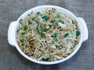Veg Hakka Noodles
