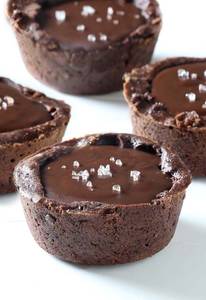 Chocolate Rum Tart (2 Pieces)