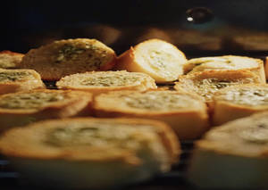 Garlic Bread 
(5 Pieces )