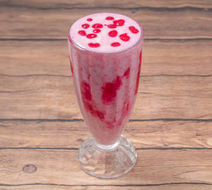 Strawberry lassi