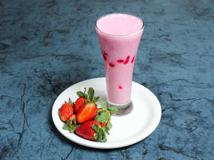 Strawberry oreo shake