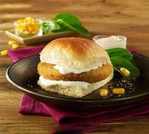 Makkai Palak Vadapav 