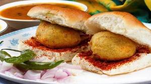 Bombay Vada Pav + Bombay Vada Pav+ 250ml Cold Drink