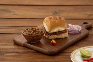 Chicken Kheema Pav