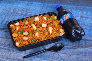 Chicken Hot & Spicy Fried Maggi + Coke (250 ml)