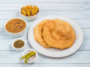 Chana Bhature (2 Pcs)